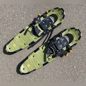Retrospec Drifter 30 in. Unisex Snowshoe Olive